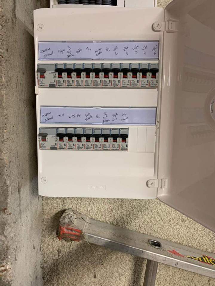 Tableau électrique Legrand 2 rangées Montgeron
